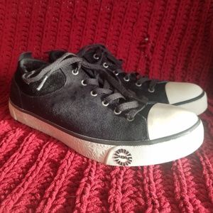 Ugg black Evera shearling sneakers